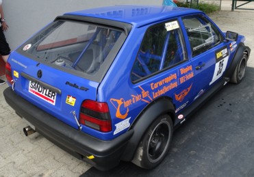 VW Polo blau